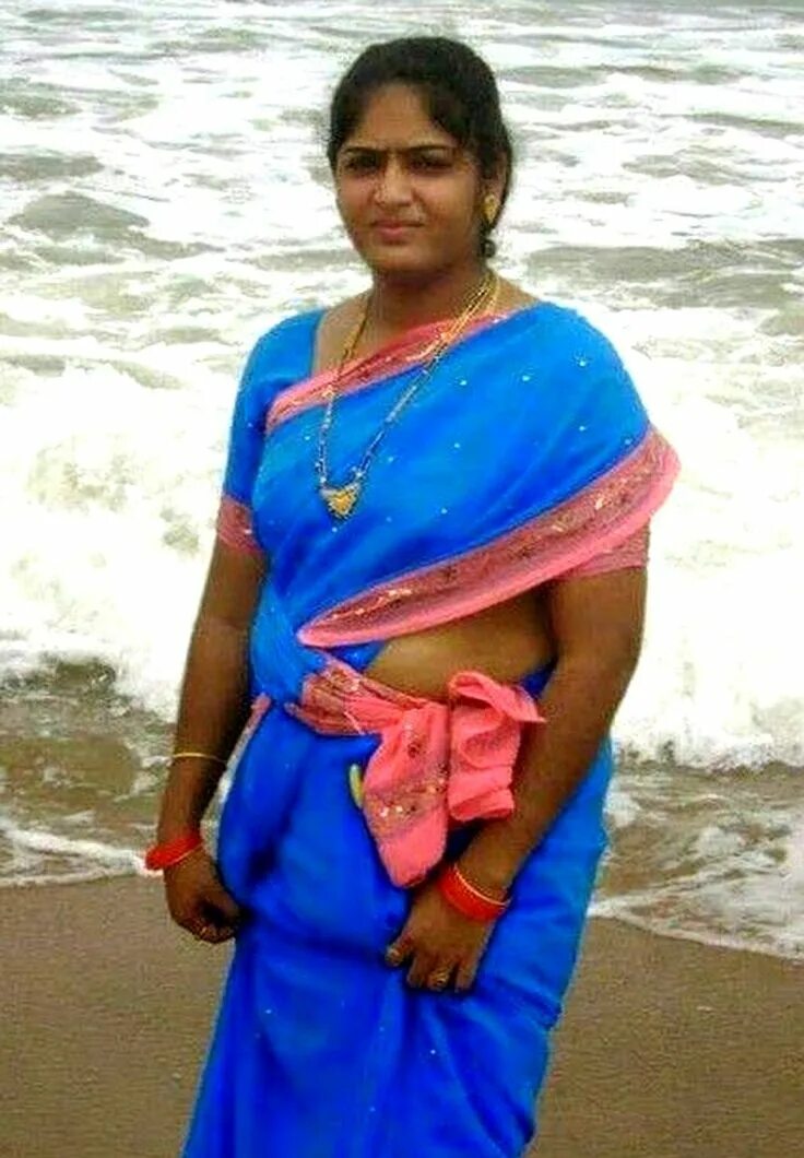 Amir lives with uncles aunties and other. Indian village aunty. тамильские girls indian aunty gand. тамильские женщины.