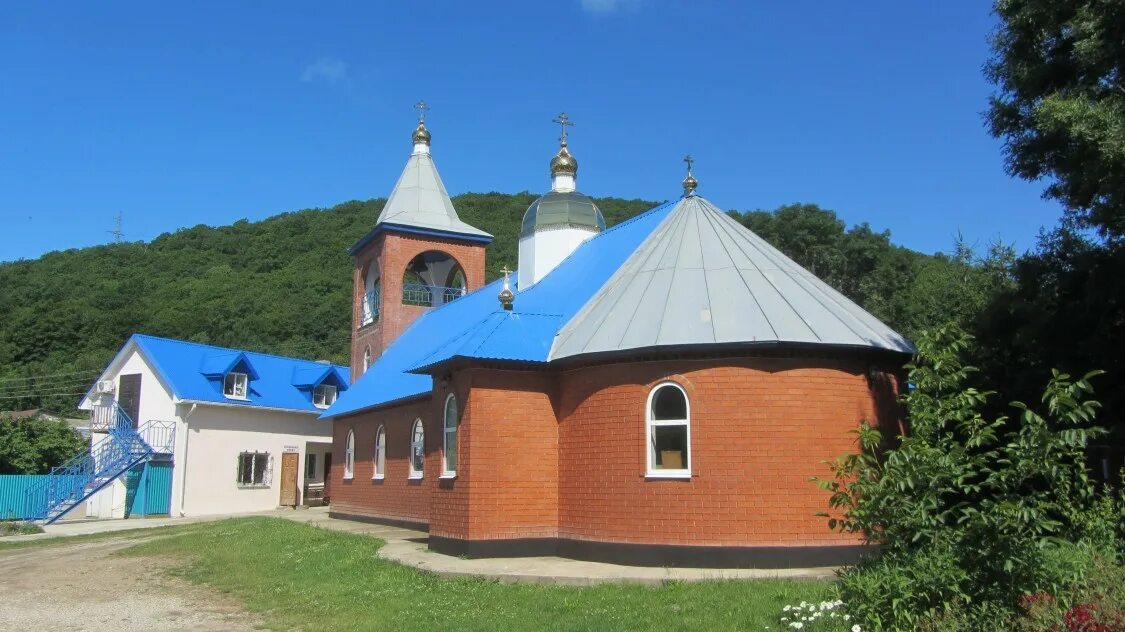 Храм Андрея Первозванного Новомихайловский. Храм поселок Новомихайловский. Церковь в Новомихайловском Туапсинского района. Церковь Николая Чудотворца Новомихайловский.