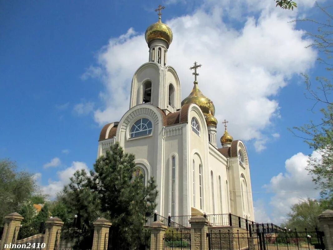 ростов храм димитрия донского ленина 210. храм дмитрия ростовского ростов на дону. собор дмитрия донского ростов на дону. церковь на ленина иркутск. храма димитрия донского в ростове.