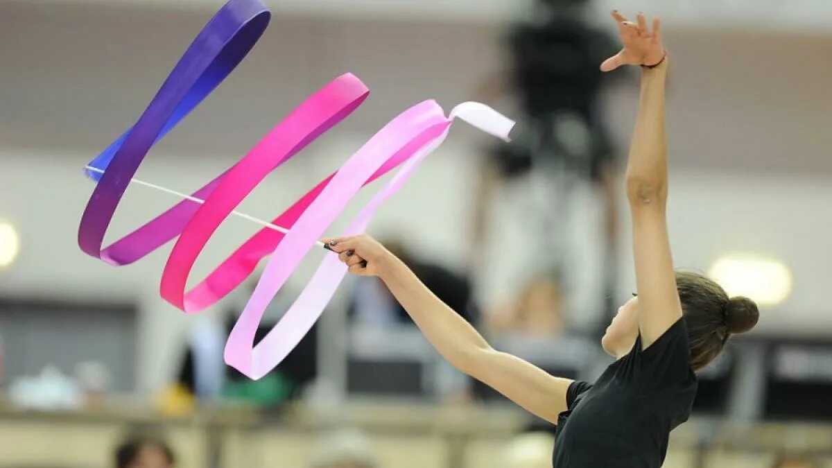 гимнастическиэлементы. лента для гимнастики. движение художественной гимнастики. художественная гимнастика упражнения. движение художественной гимнастики.