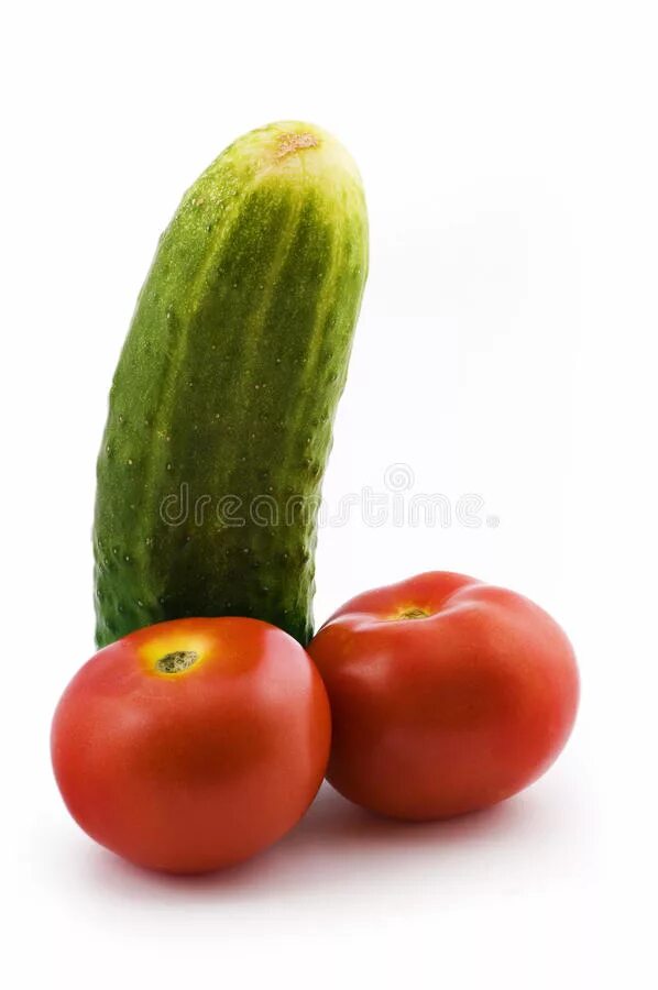 2 помидора и 1 огурец. Овощи фото. Огурец и два помидора. Зеленый овощ похожий на помидор. Огурец и 2 помидора.