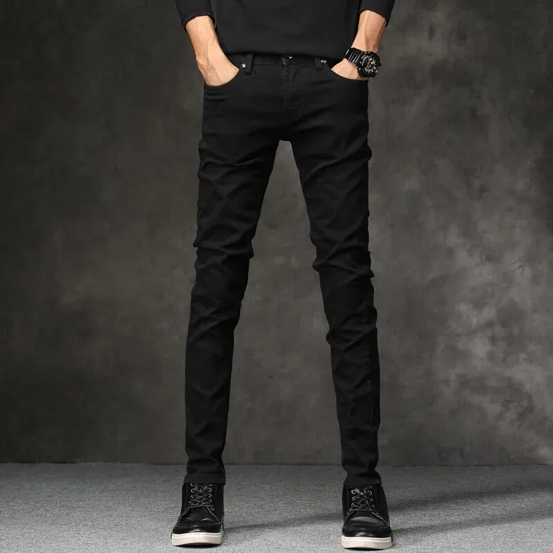 Лучшие черные джинсы. Чёрные джинсы мужские. Черчерные джинсы мужские. Чёрные штаны мужские. Дэжинсымужэские черные.