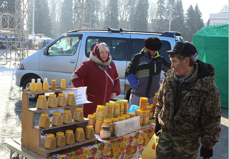 Работа от прямых работодателей горно алтайске свежие. Ярмарка Горно Алтайск 2022. Сельхозярмарка в Горно-Алтайске. Сельхоз ярмарка Горно-Алтайск. Сельхозярмарки в Республике Алтай.