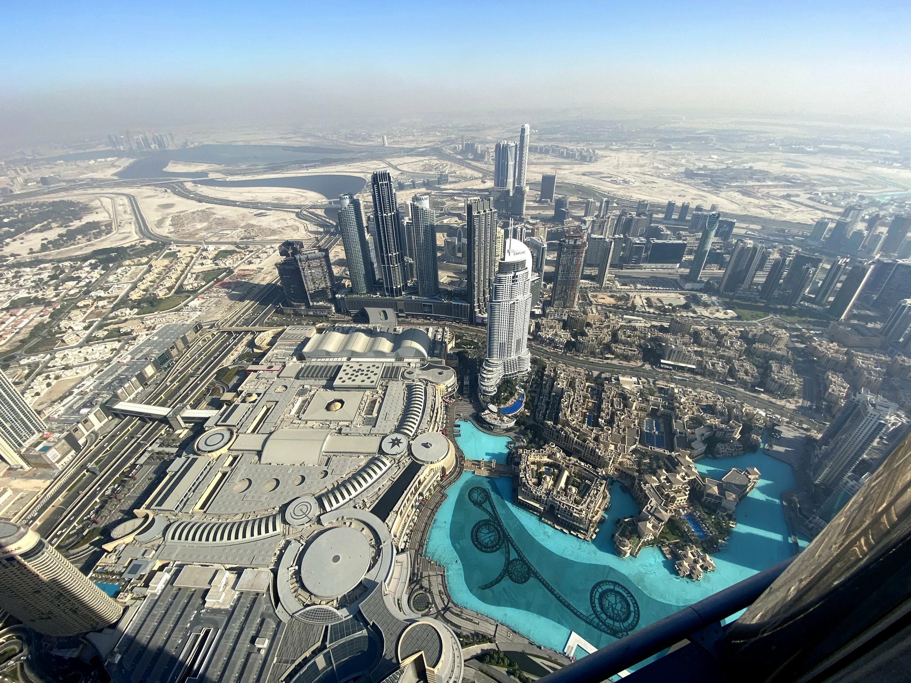 ОАЭ Бурдж Халифа. Вид из Бурдж-Халифа Дубай. Порше Халифа Дубай. Вершина Бурдж Халифа. Дубай можно ли в шортах