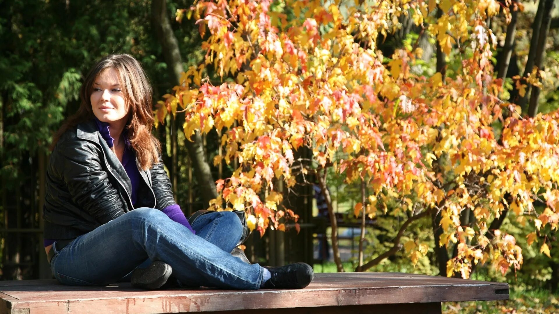 Девушка осень. Осенняя фотосессия в парке. Девушка в парке.