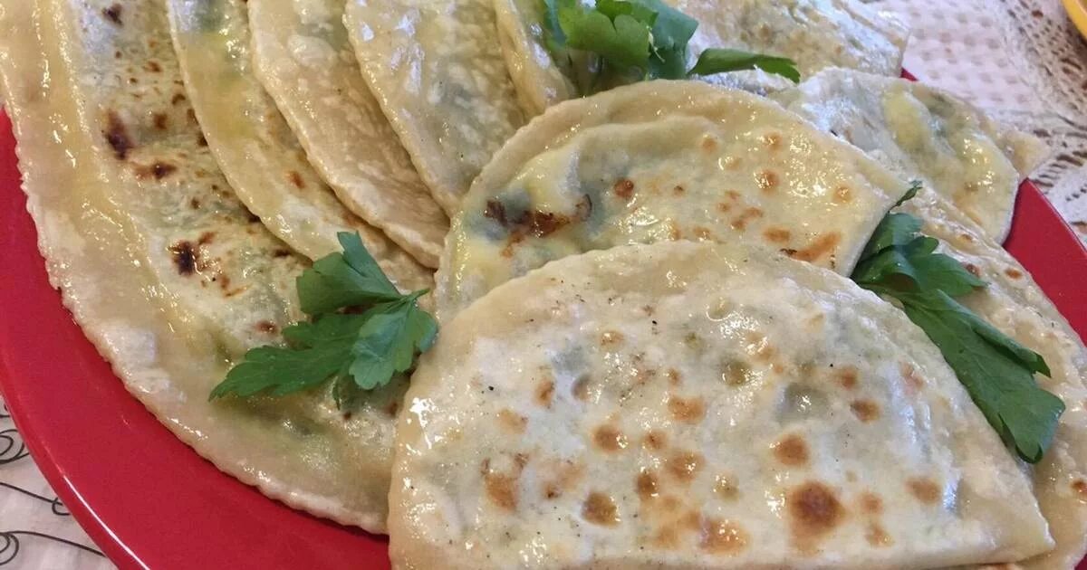 лепешка чуду дагестан. кутабы с зеленью. хычины дагестанские. губденское чуду. лепешки гезлеме.