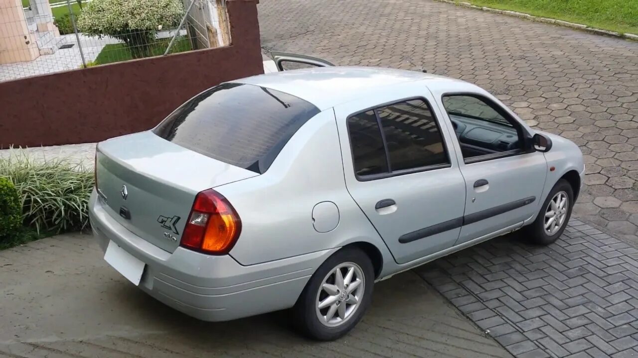Купить б/у Renault Clio II 1.4 MT (75 л.с.) бензин механика в Туле: серый Рено К