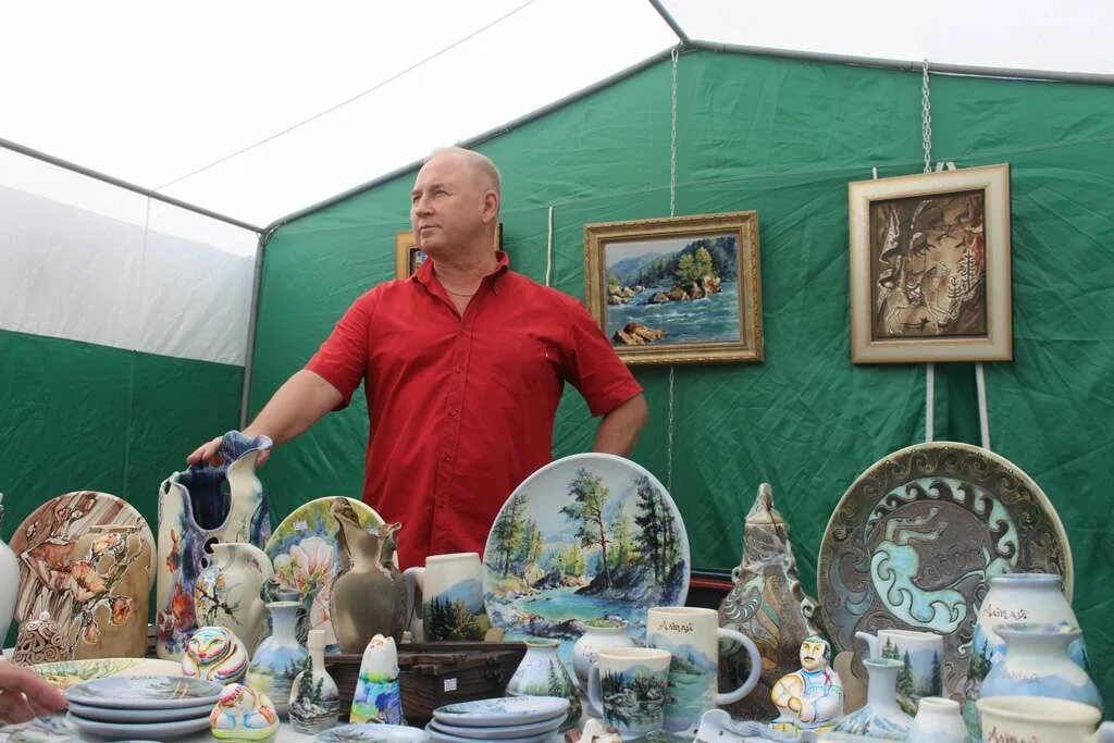 промыслы алтайцев. алтайский ремесленник. народный промысел алтайцев. алтайский ремесленник. белокуриха гончарная мастерская.