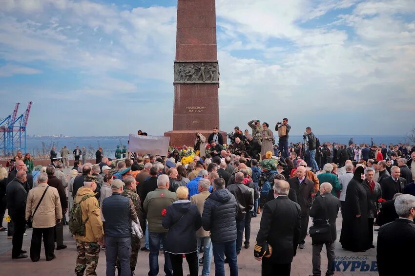 Одесса новости дня. Памятник освободителям Одессы освобождение Одессы. Одесса сегодня. Окружение Одессы сегодня. Одесса жди 10 апреля.