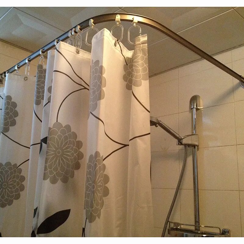 Как установить шторку в ванной. Curved shower curtain rod 90х90. угловая шторка для ванной. шторка для угловой ванны. угловые шторы для ванной.