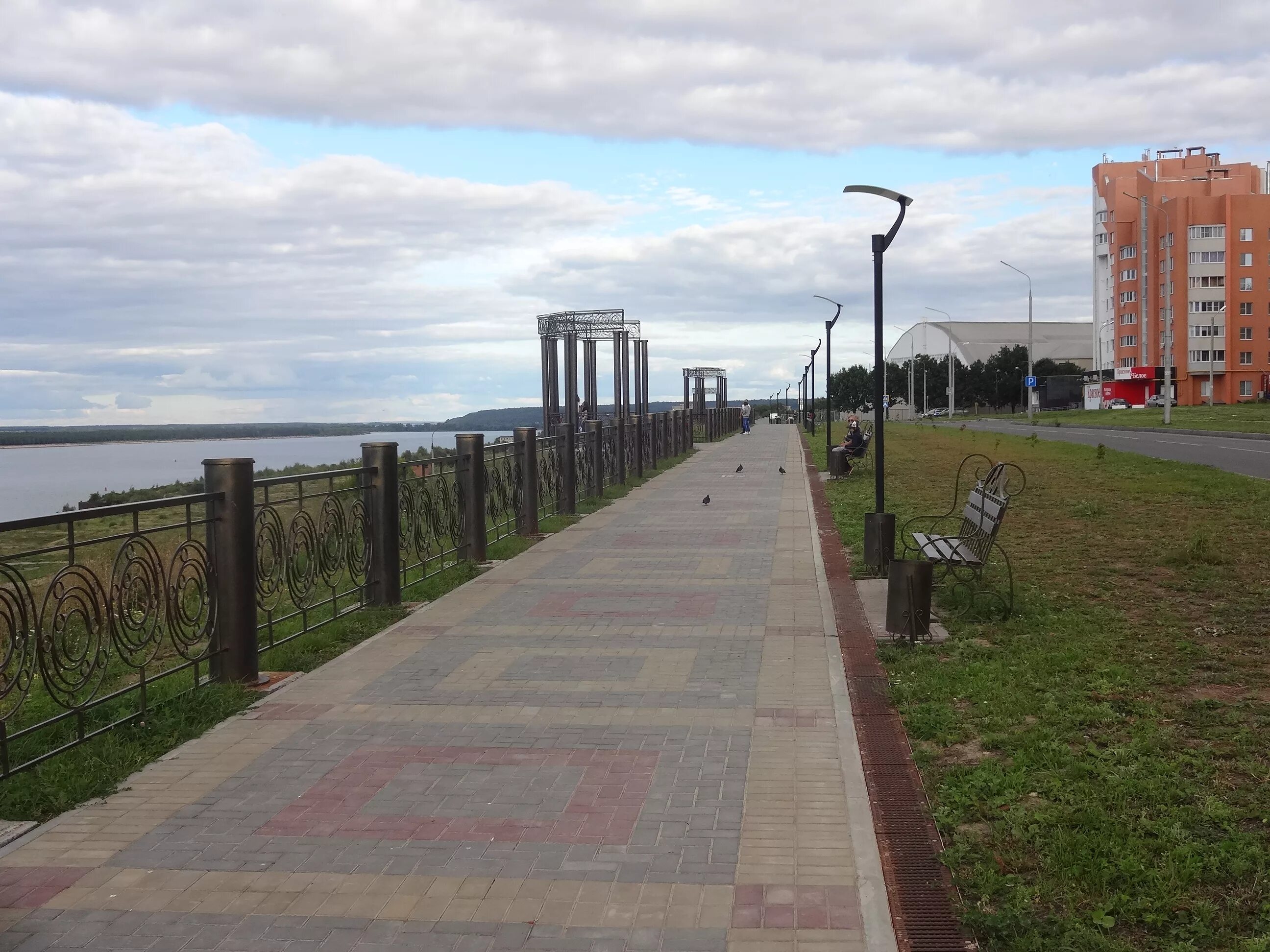 Набережная в новочебоксарске Фото