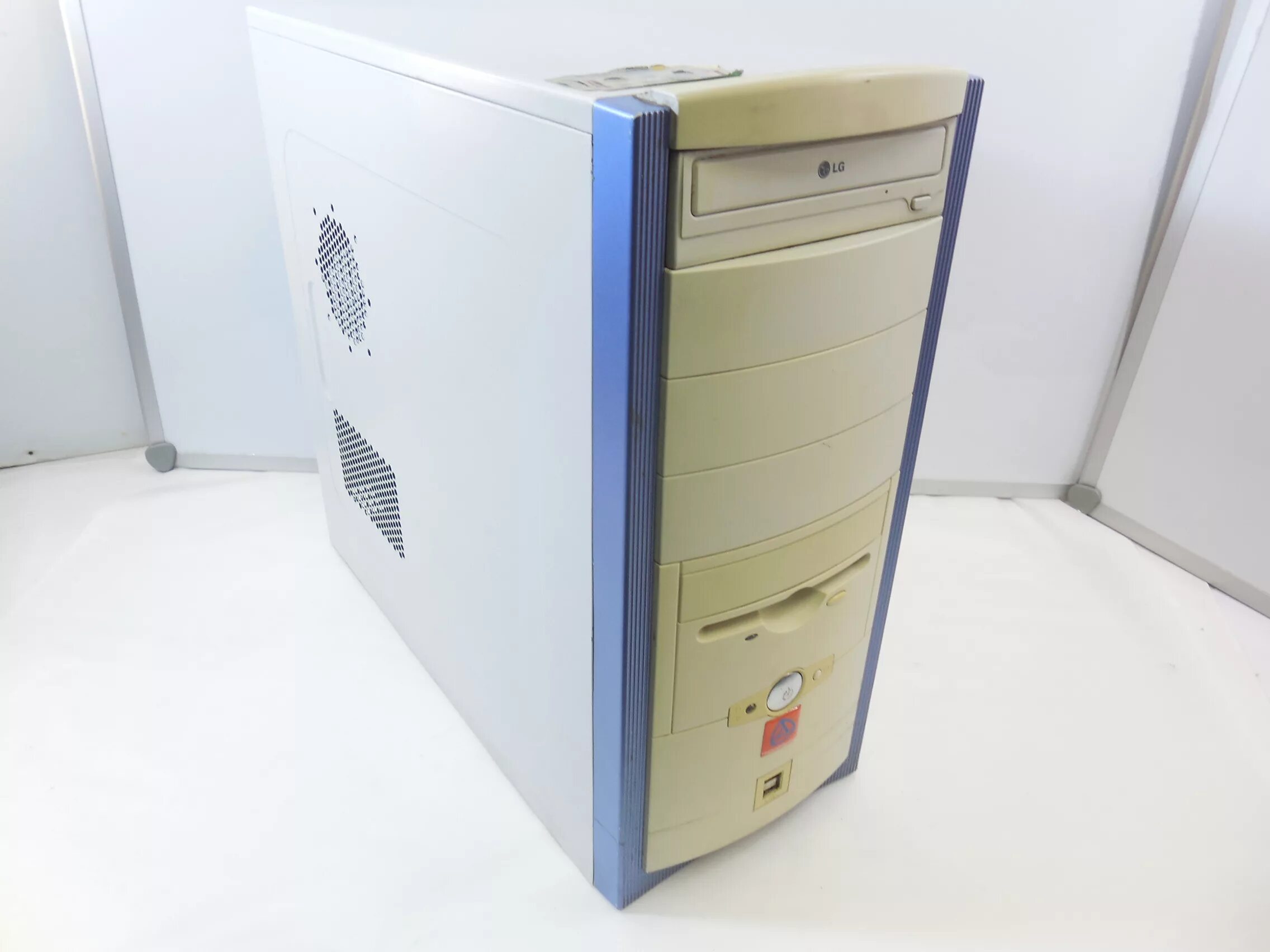 Персональный компьютер intel. Системный блок Intel Pentium 4. Системный блок Intel Pentium 4 2/80. Системный блок Intel Celeron n 4120. Системный блок Celeron 2.8.