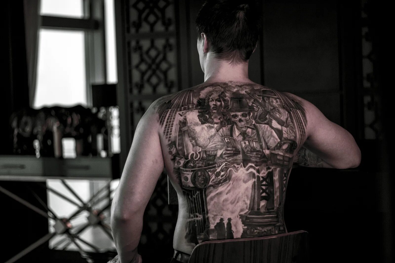 джон уик тату. Fortes fortuna adjuvat тату джон уик. судьба благоволит смелым джон уик. джон уик спина. Fortis fortuna adiuvat татуировка джон уик.