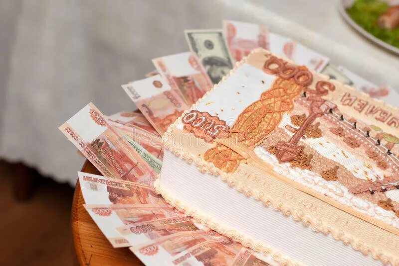 Торт с деньгами. Торт с российскими деньгами. Торт из денег рубли. Торт с 5000 купюрами. День рождение на 5000 рублей
