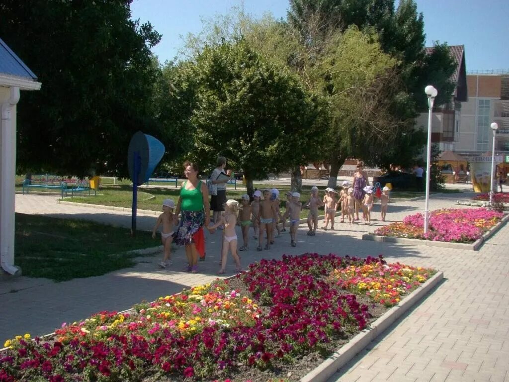 Клев приморско ахтарске. Краснодарский край Приморско-Ахтарский. Город Приморско-Ахтарск Краснодарский край. Приморско-Ахтарск аттракционы.