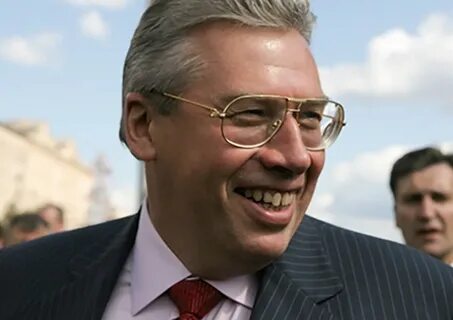 Выдающий 80
