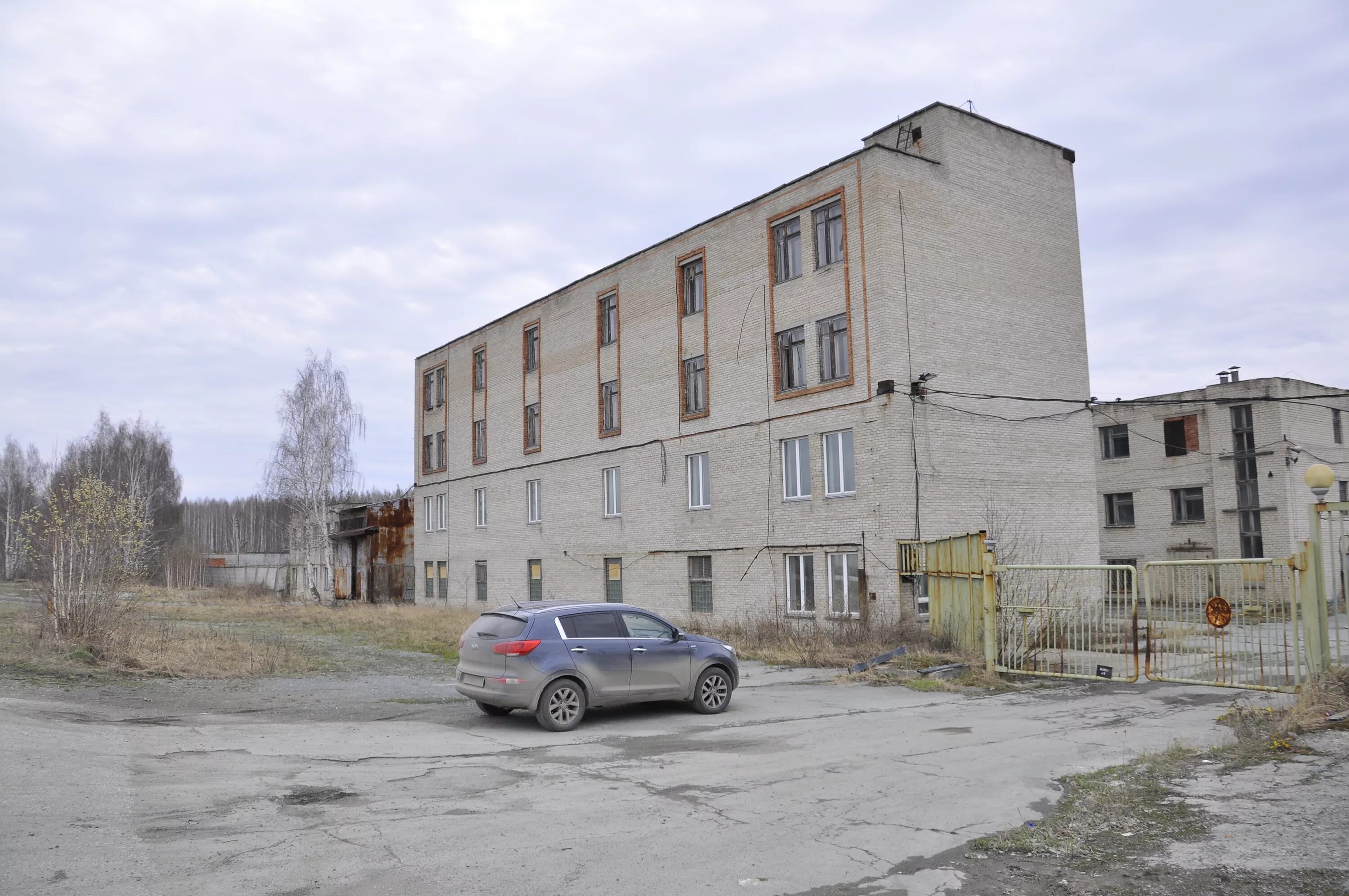 Памятники города новоуральска. Фото новоуральска свердловской области. Новоуральск дороги. Завод амур новоуральск фото. Новоуральск садовая 31.