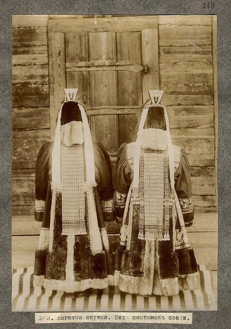 иохельсон юкагиры. одежда якутов 19 века. национальная одежда якутов 19 века. веко якутов. национальная одежда якутов 19 века.