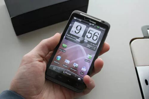 Телефон 1 гб памяти. HTC Thunderbolt.