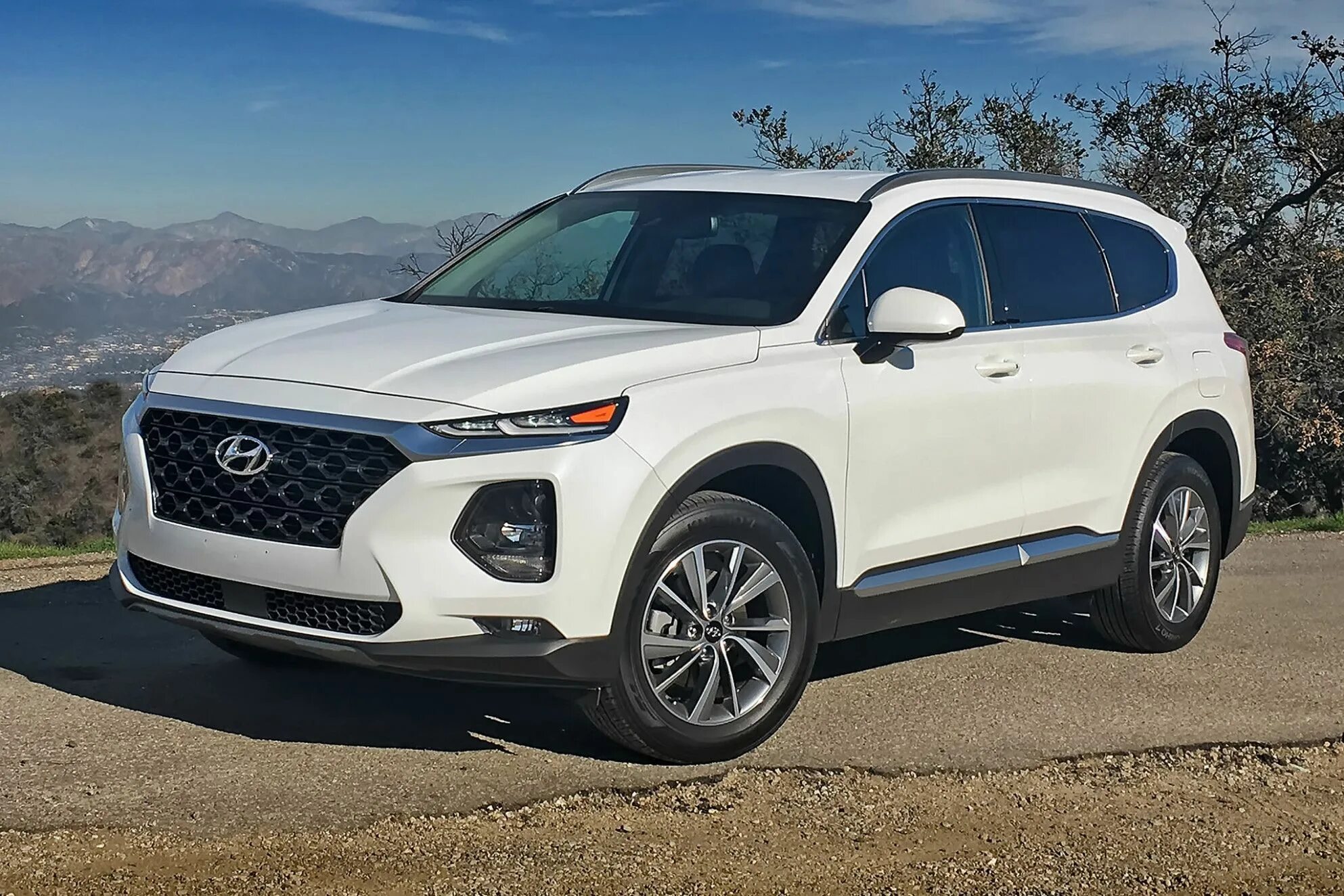 Санта фе 2020 купить. Hyundai Santa Fe 2019. Hyundai Санта Фе 2019. Хендай Санта Фе 2020. Hyundai Santa Fe 2019 белый.