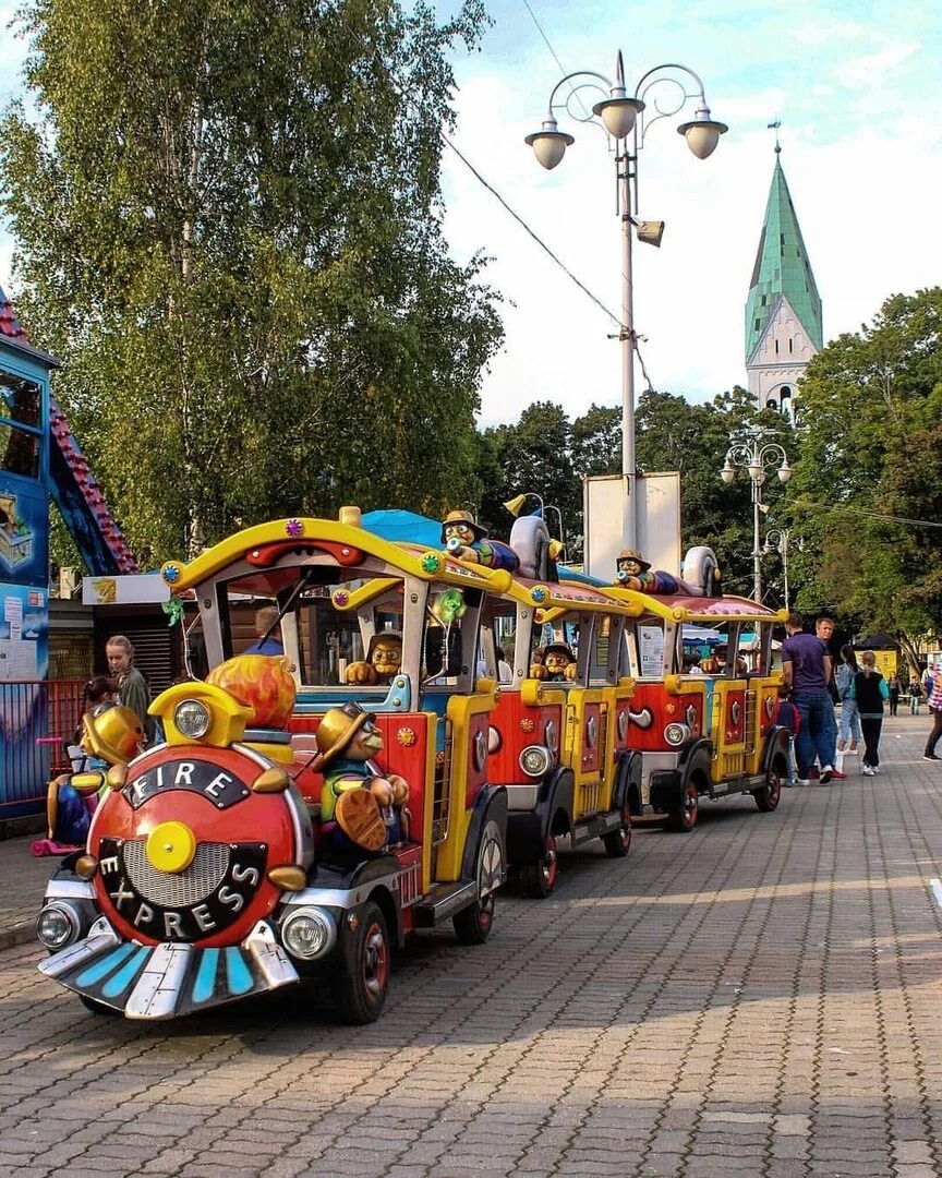 Арлепарк калининград. Центральный парк Калининграда. Городской Центральный парк Калининград. Нижний парк Калининград. Арле парк Калининград.