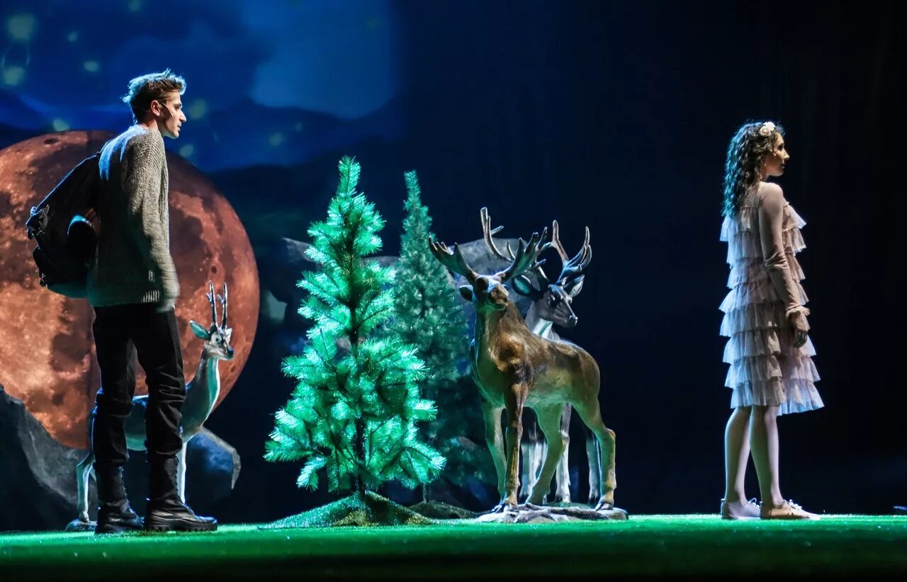 театр на спасской киров. обыкновенное чудо театр луначарского. обыкновенное чудо театр свободное пространство. спектакль тюмень 2020. обыкновенное чудо спектакль.