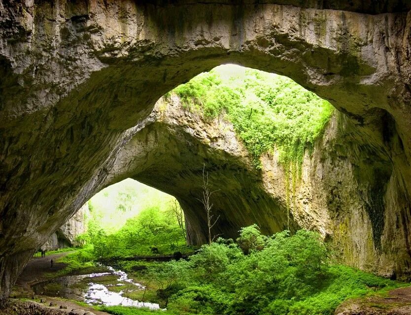 Big mother nature cave. Болгария Деветашка. Пещера Харрисонс-Кейв. Пещера Графский грот. Пещера Деветашка.