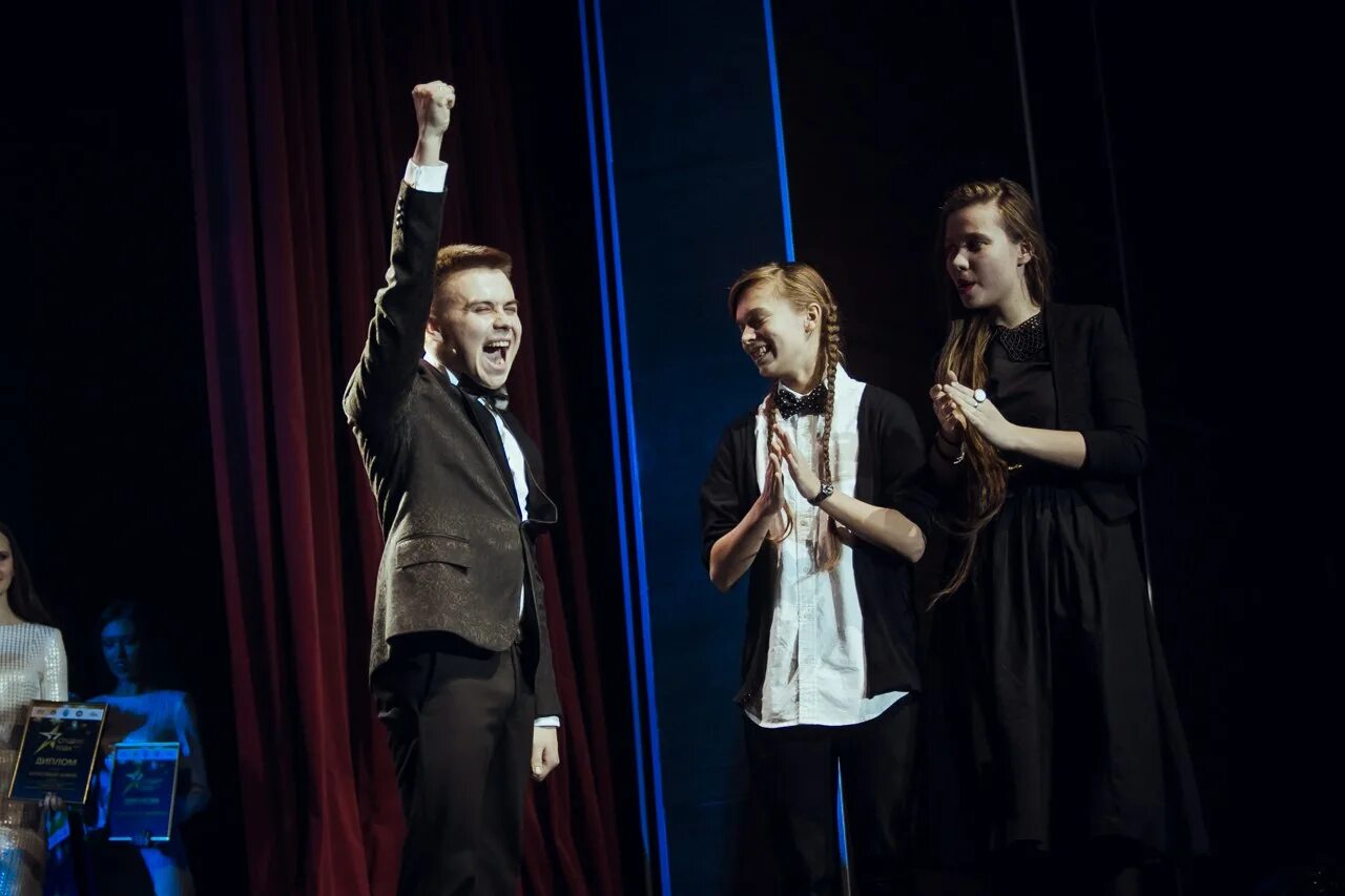 студент года картинка. последний звонок строй. темы студент года. кфу год литературы 2014. студент года награда.