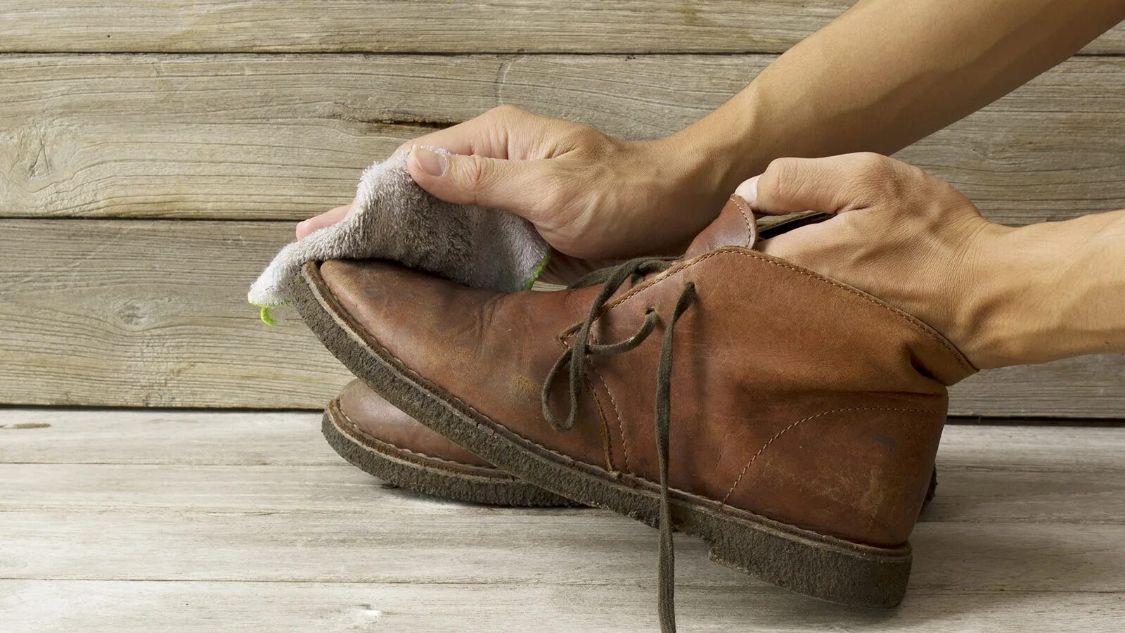 Проблема тряпочной обуви. Как разносить кожаную обувь в домашних условиях