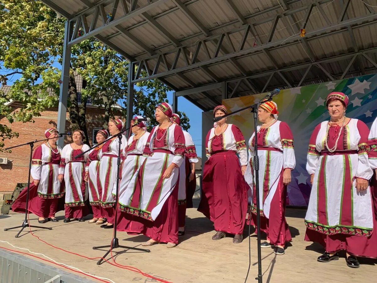 Динской район краснодарского края сайт. Поселок Южный Динской район. Поселок Южный Динской район Краснодарский край. Южно-Кубанское сельское поселение. Дом культуры пос Южный Динской район.