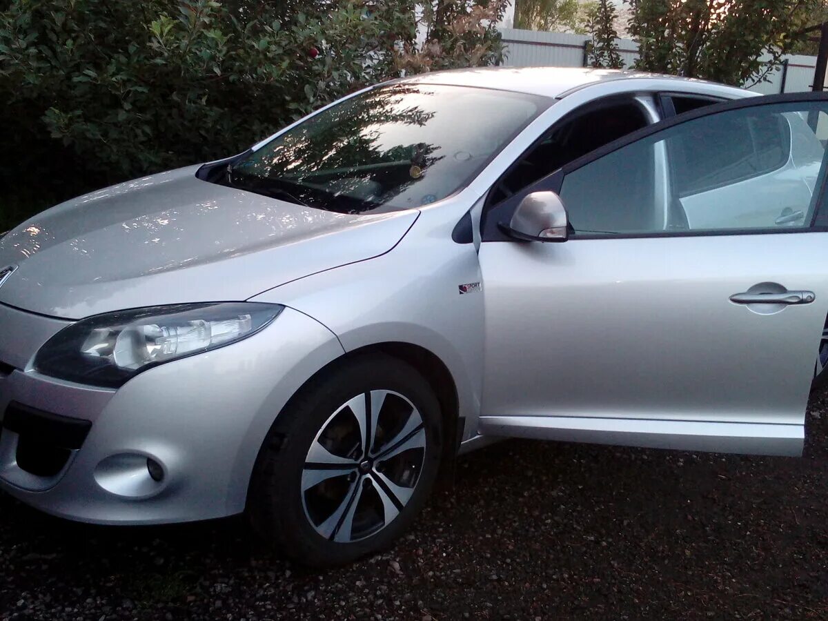 С. Рено меган 3 универсал черный. 6 mt (106 л. Мrenaultmeganeiiiхэтчбек 5 дв. Рено хэтчбек меган серая.