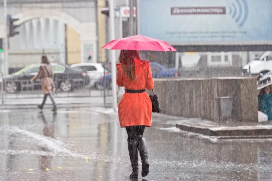 Сильный ливень. Прекращающейся ливень. Ливень в москве. Ливень. Прекращающейся ливень.