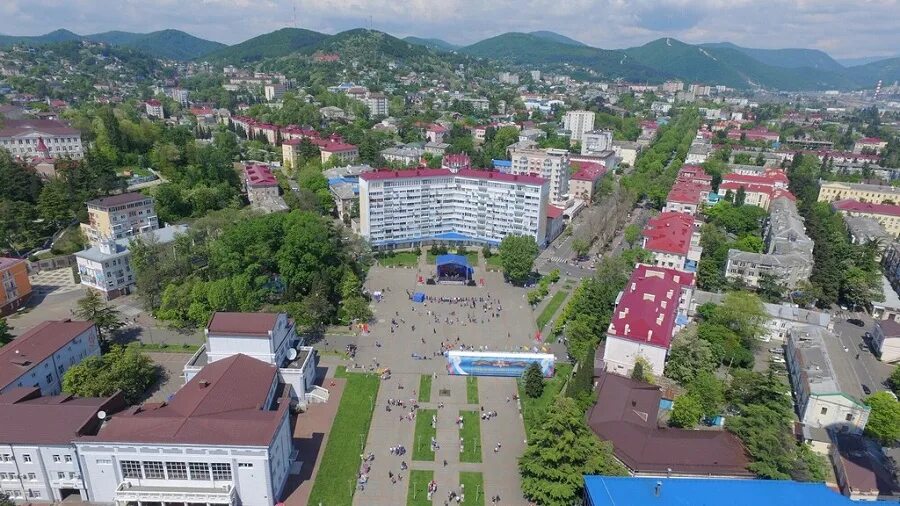 Города для проживания краснодарский край. Туапсе центр города. Туапсе Центральная улица. Туапсе Центральная площадь. Главная улица Туапсе.