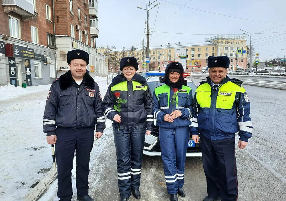 ДПС Нижний Тагил. Сотрудник ДПС. Полиция России. ГИБДД Нижний Тагил. Сайт нижнего тагила новости