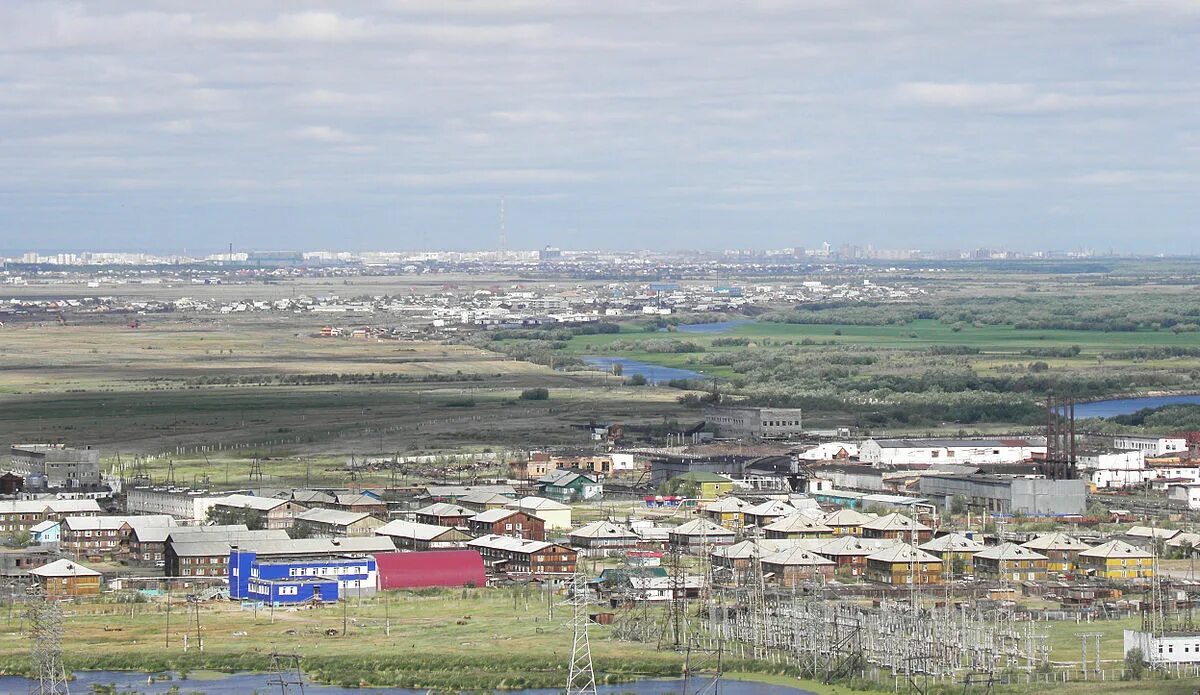 Столица саха якутск. Республика саха якутия город якутск. Город якутск село. Якутск исторический центр. Город якутск село.