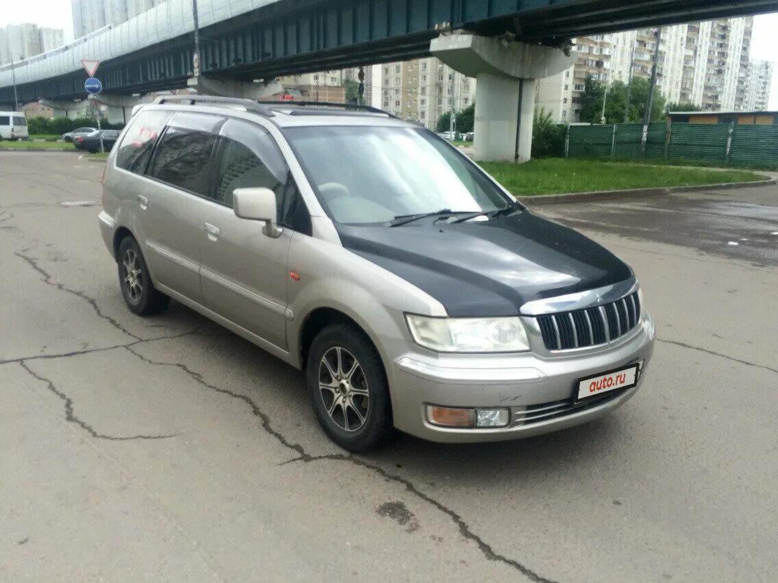 Купить митсубиси шариот грандис. Мицубиси Шариот 2000. Mitsubishi Chariot Grandis 2000. Mitsubishi Chariot Grandis 3. Mitsubishi Chariot Grandis 3.0.