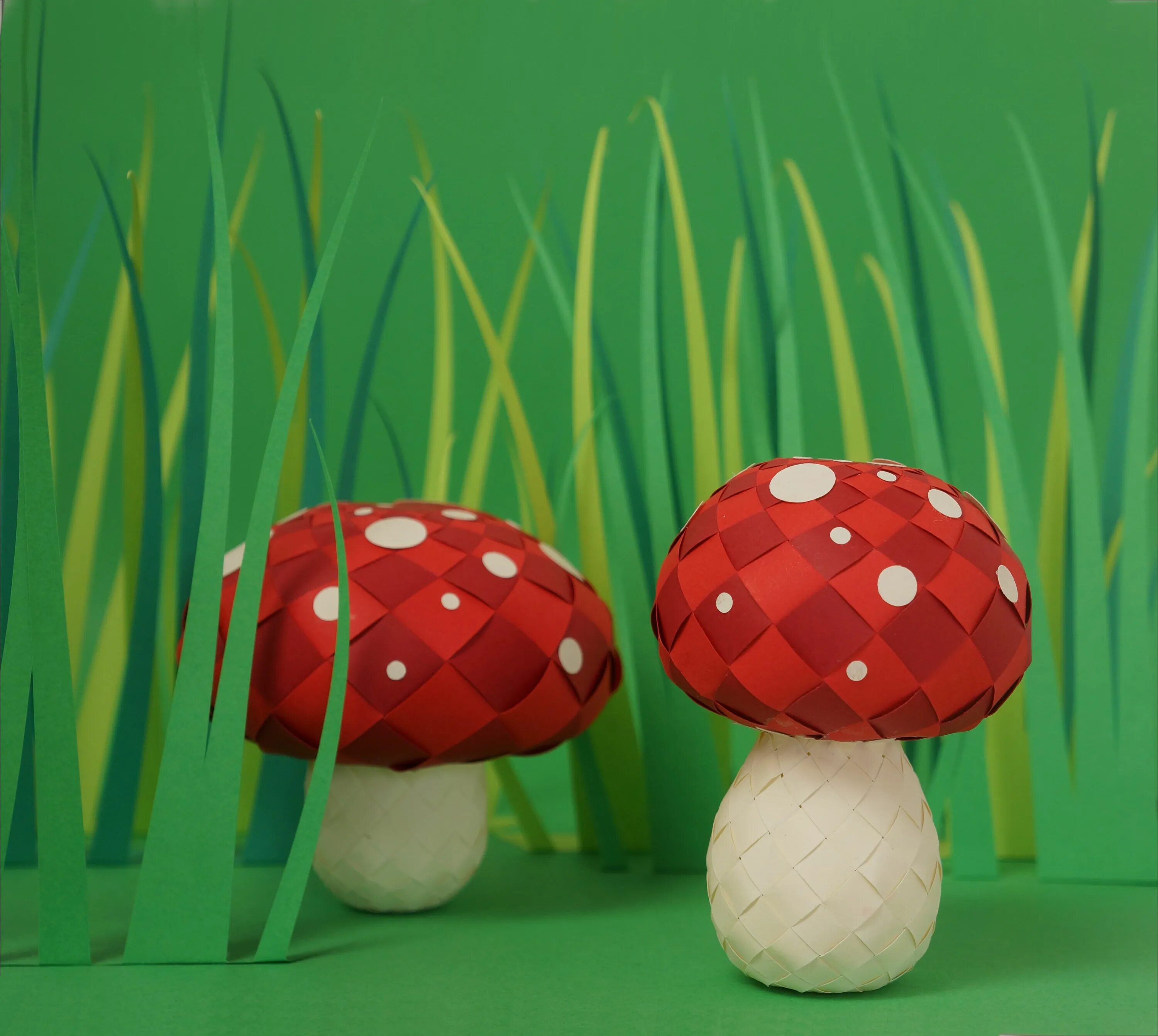 гриб из бумаги объемный. конструирование мухомор. объемный гриб из бумаги для детей. гриб объемный поделка. гриб объемный поделка.