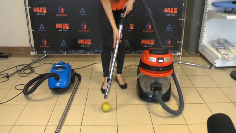 Видео как работает пылесос. Пылесос с аквафильтром mie ecologico. пылесос mie elemento. паропылесос s 5008. пылесос с водяным фильтром и сепаратором.