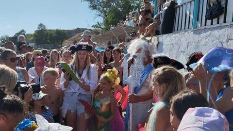 Қоғамдық көліктегі қорлау порно онлайн