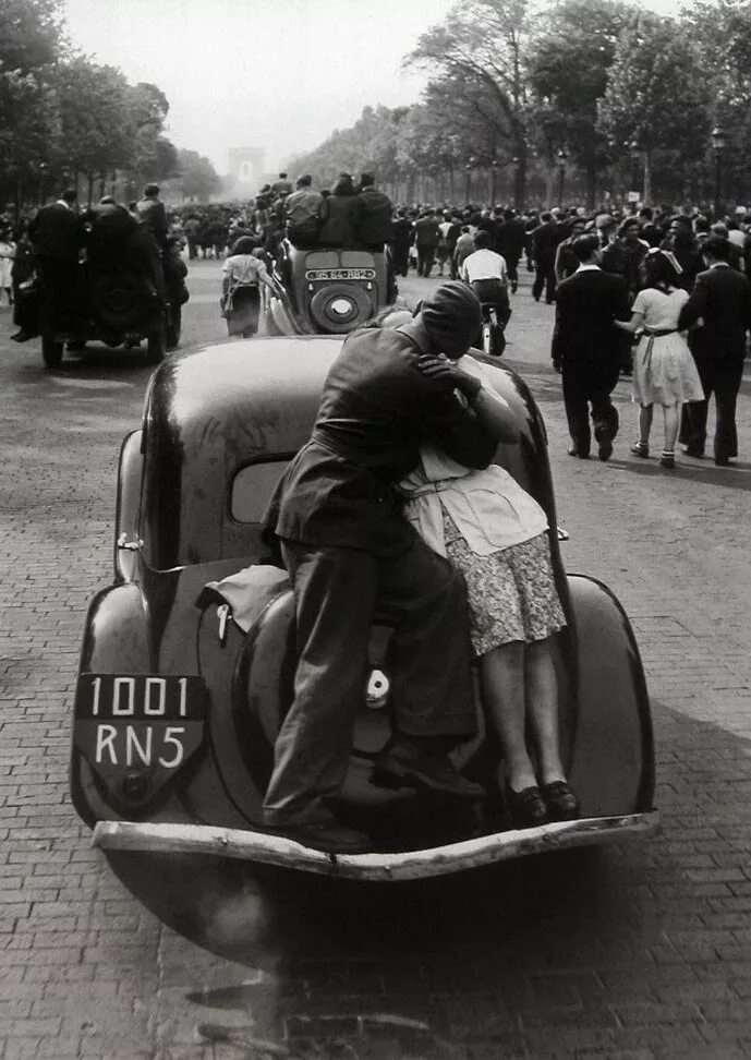 Франция 40-е годы. 1940 париж мода. Париж 30-х. Кристиан диор мода 20 века. Париж 30 е годы.