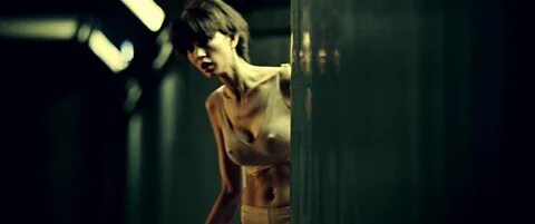 Jessica Cambensy Desnuda En Zombie Fight Club is top naked photo Collection...