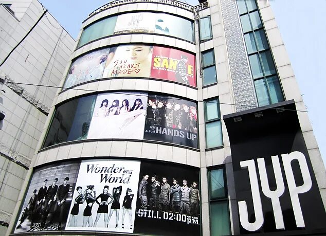 Паласио. Встреча с беннетом геншин. Toysrus logo. Its wonder. Р.