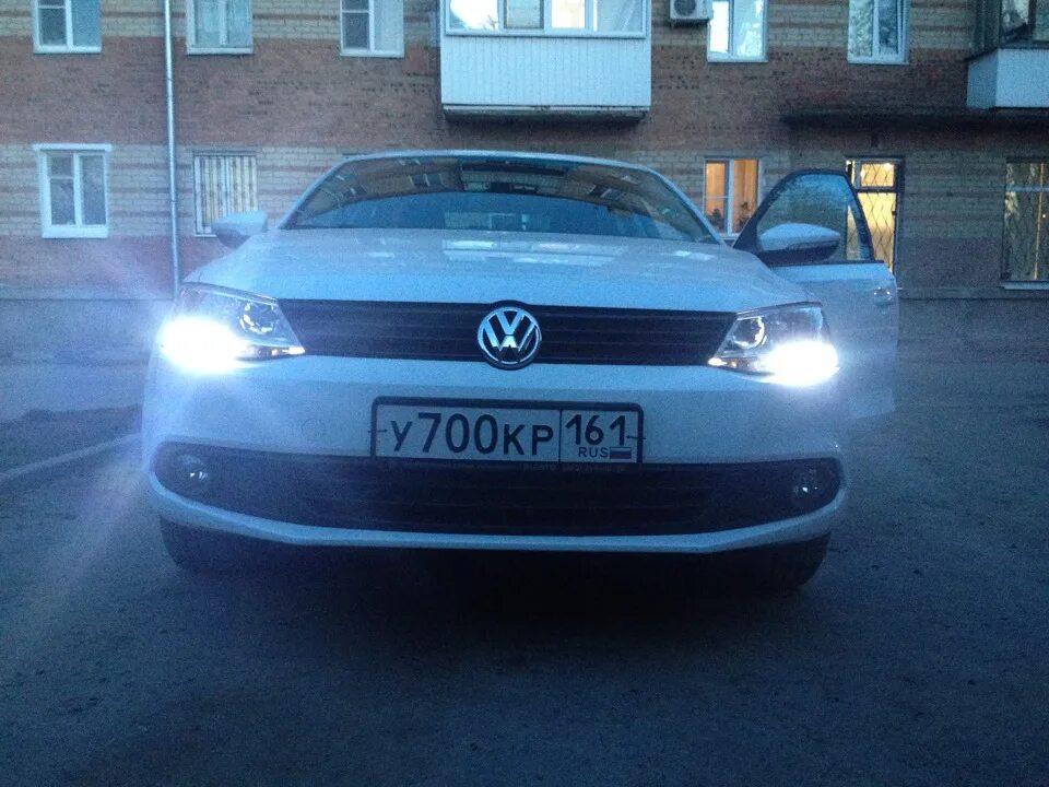 Джетта 6 лампочки дхо. Лампа дхо джетта 6. Дхо джетта 6. Дхо джетта 6. Ходовые огни на фольксваген джетта 6.