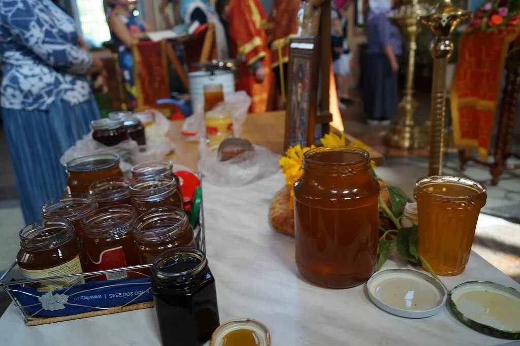 Медовый спас (мокрый Маккавей). Праздник меда. 14 Августа православный праздник. Медовый спас освящение воды. Года медовый спас