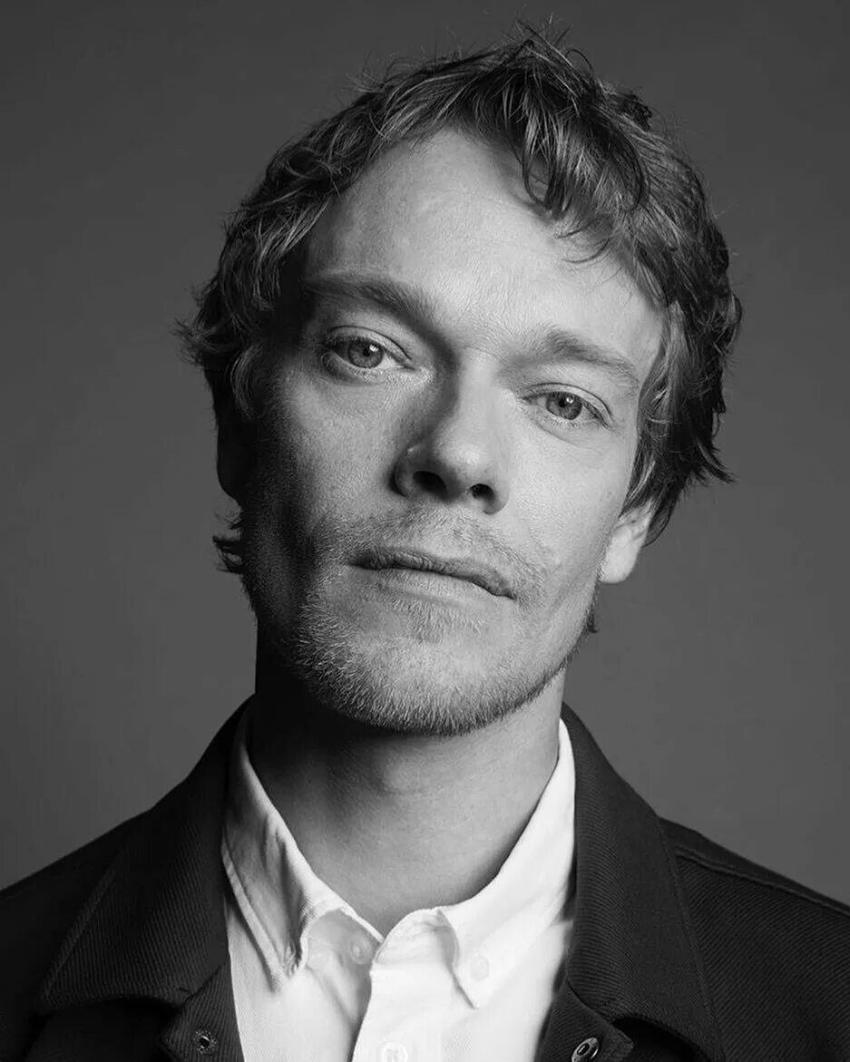 Актер те он. Альфи аллен. алфи аллен 2025. актер альфи аллен. альфи аллен фото.