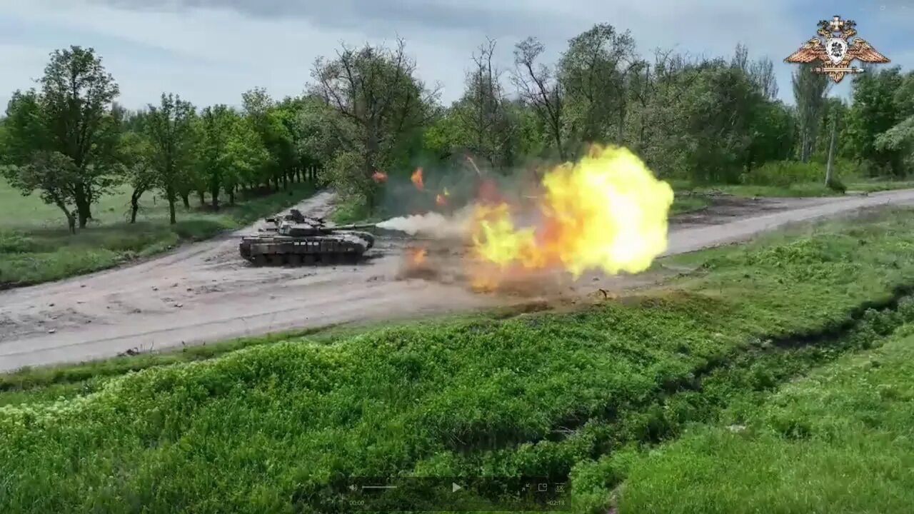 Танки ВСУ Авдеевка. Авдеевка танковые бригады. Танк в бою у Авдеевки. Танки под Авдеевкой.