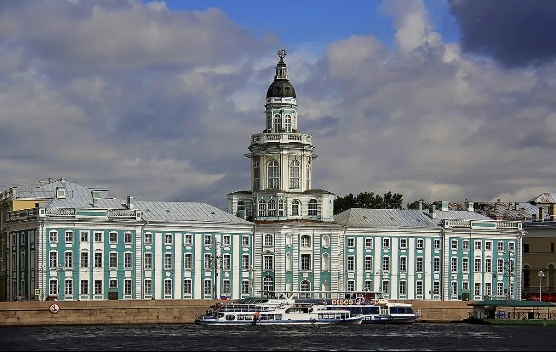 Петербургская кунсткамера. Музей в питере кунсткамера. кунсткамера в санкт-петербурге петра 1. маттарнови кунсткамера архитектор. музей петра великого в санкт-петербурге.