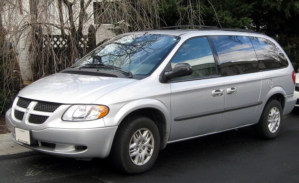 Должен караван. Dodge grand caravan 2001. dodge caravan 2001. додж гранд караван 2001. додж караван 4 2001.