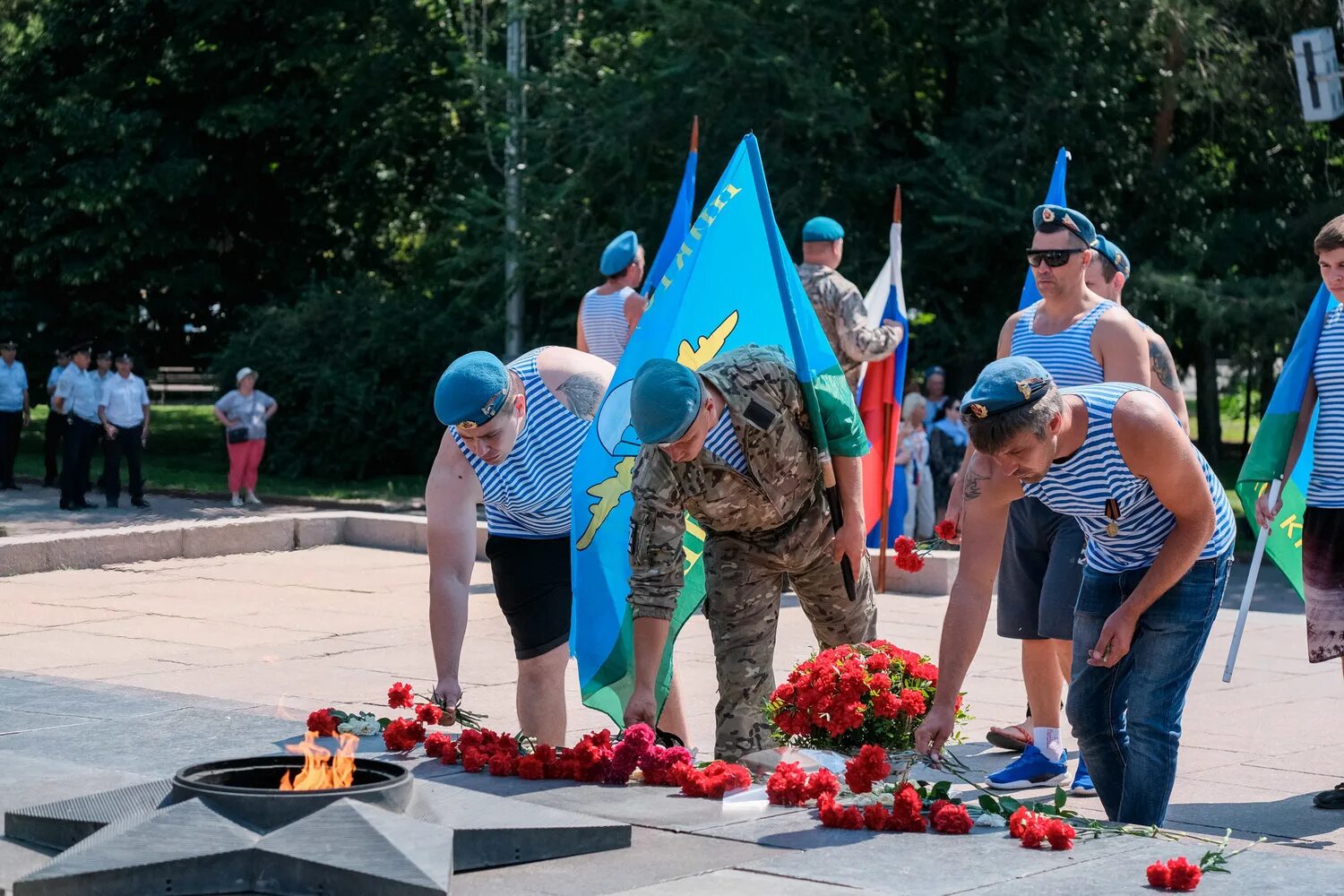 Новости дня в вк. День ВДВ во Владимире 2022. День ВДВ Волгоград. 2 Августа день ВДВ. С днем ВДВ.