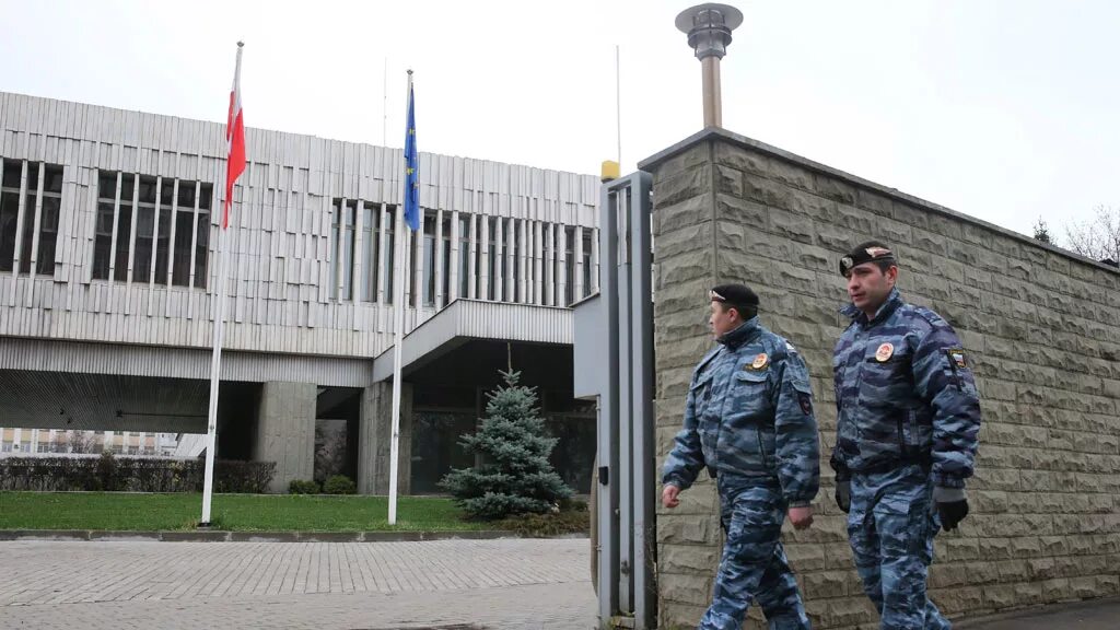 Посольство россии в польше. Посольство Польши в Москве. Посольства Польше в России Москва. Посольство Польши в Москве фото.